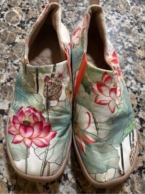 UIN Floral Shoes Toledo Size 9